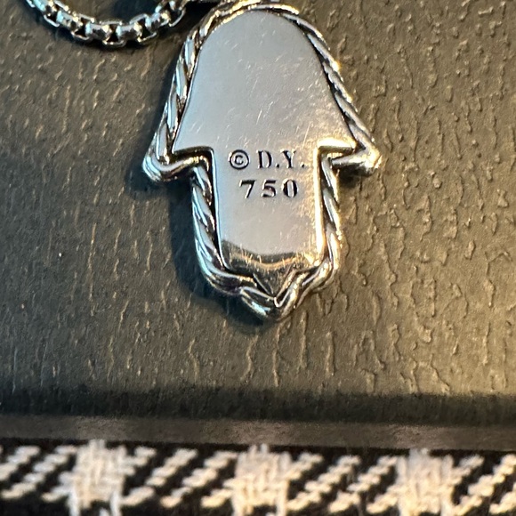 David Yurman 18k White Gold Hamsa Amulet and Chain - Picture 5 of 7